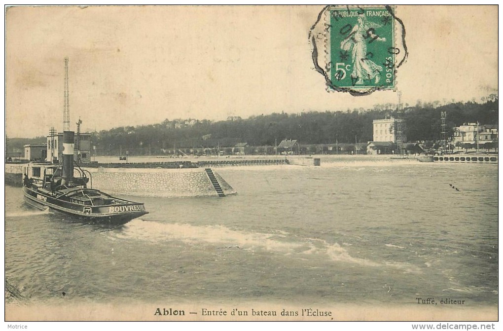 ABLON - Entrée D'un Bateau Dans L'écluse, Remorqueur Bouvreuil. - Remorqueurs