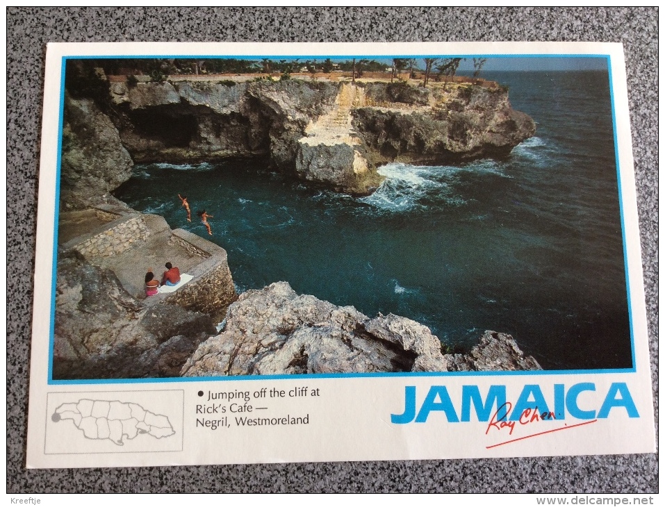 Jamaica. Jumping Off The Cliff At Rick's Cafe - Negril, Westmoreland. - Jamaica