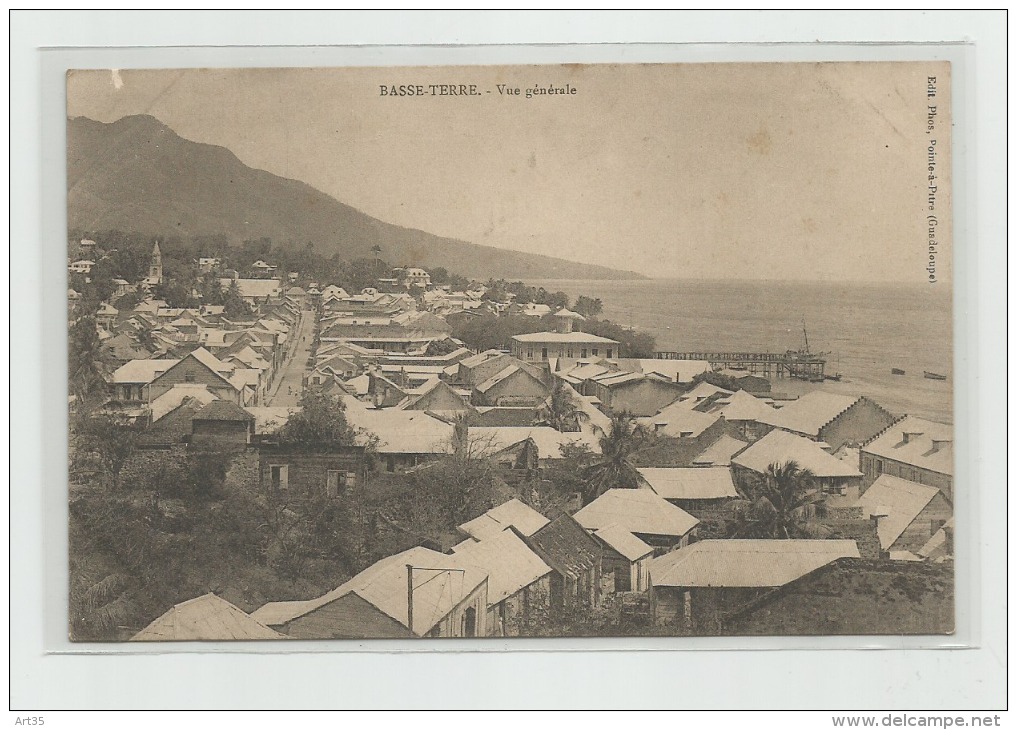 CPA  GUADELOUPE Basse Terre Vue Générale  Ref Tz - Basse Terre