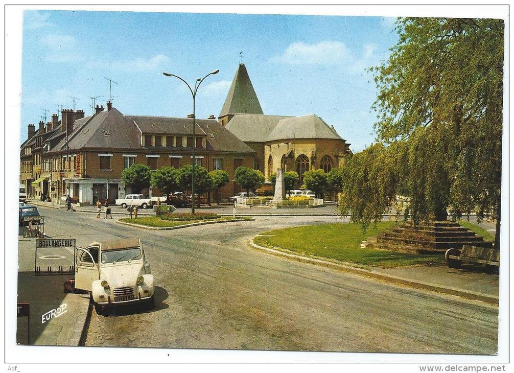 CP LE CHESNE, AUTO VOITURE CITROEN 2CV 2 CV, PANNEAU BOULANGERIE, HOTEL, MONUMENT AUX MORTS, LE CENTRE, ARDENNES 08 - Le Chesne