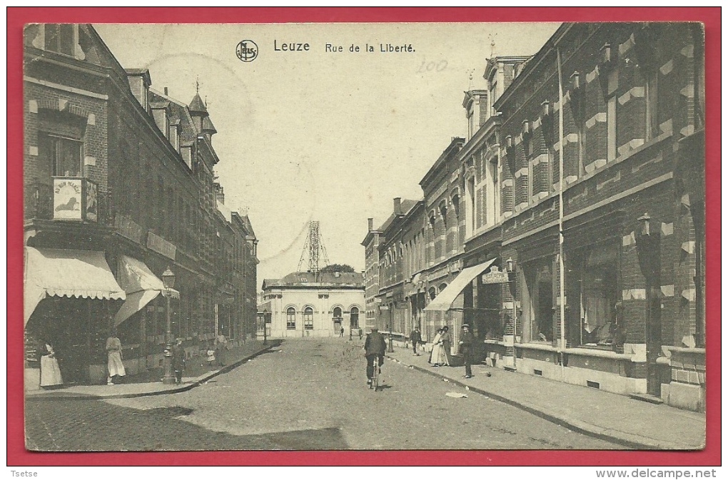 Leuze - Rue De La Liberté, Gare En Arrière-plan - 1920  ( Voir Verso ) - Leuze-en-Hainaut