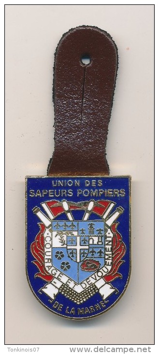 Bel Insigne Union Des Sapeurs Pompiers De La Marne Sur Cuir - Firemen