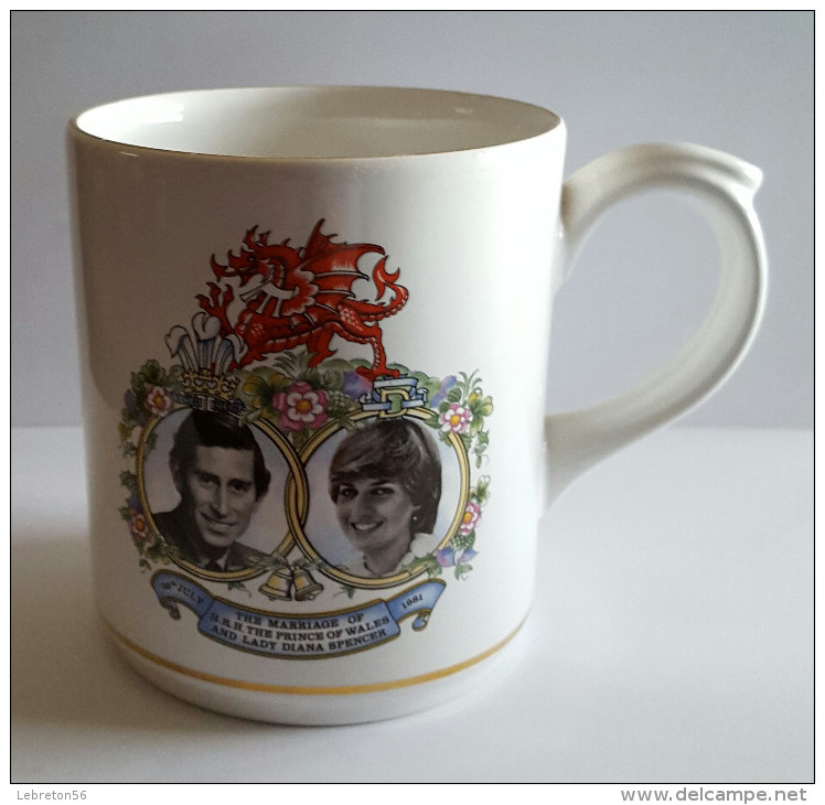 MUG Mariage Princier Du 29 Jullet 1981 Le Prince Charles Et Lady Diana Poole England Neuf Avec Poinson - Sonstige & Ohne Zuordnung