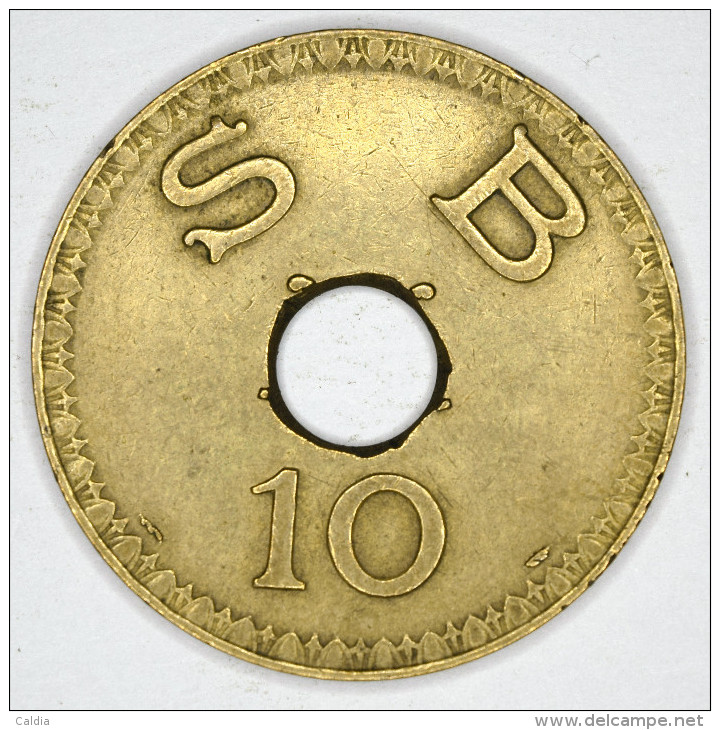 Monaco Jeton Token 10 FRANCS Troué - ST DES BAINS DE MER - "" CERCLE Des ÉTRANGERS "" # 8 - Otros & Sin Clasificación