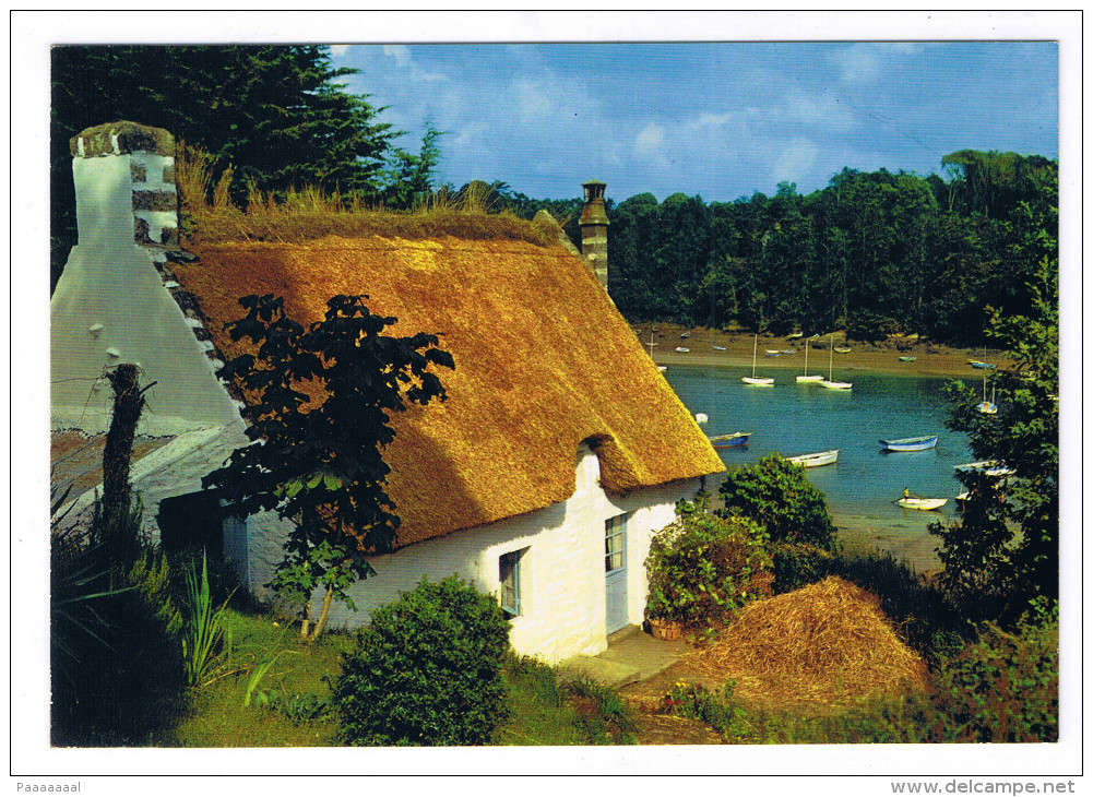 PONT AVEN  CHAUMIERE SUR LES BORDS DE L AVEN - Pont Aven