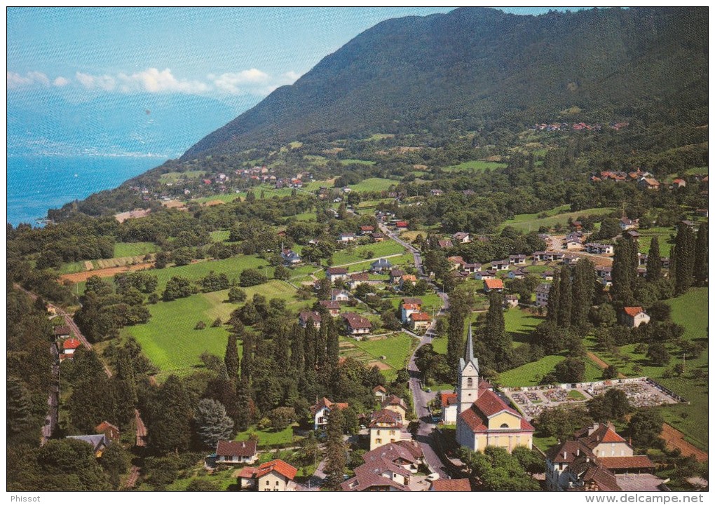 LUGRIN TOURRONDE : Vue Aérienne Sur Le Village (église, Cimetière, ...); Au Loin, Le Lac - Lugrin