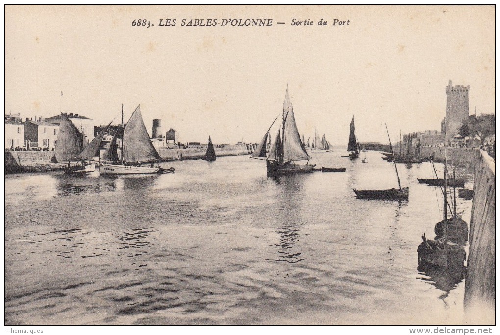 Thématiques 85 Vendée Les Sables D'Olonne Sortie Du Port - Sables D'Olonne