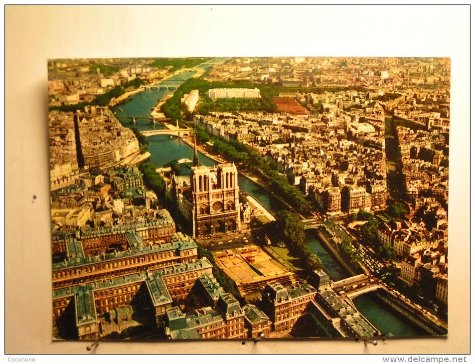 Paris  - La Façade De Notre Dame Et La Seine - Notre Dame De Paris