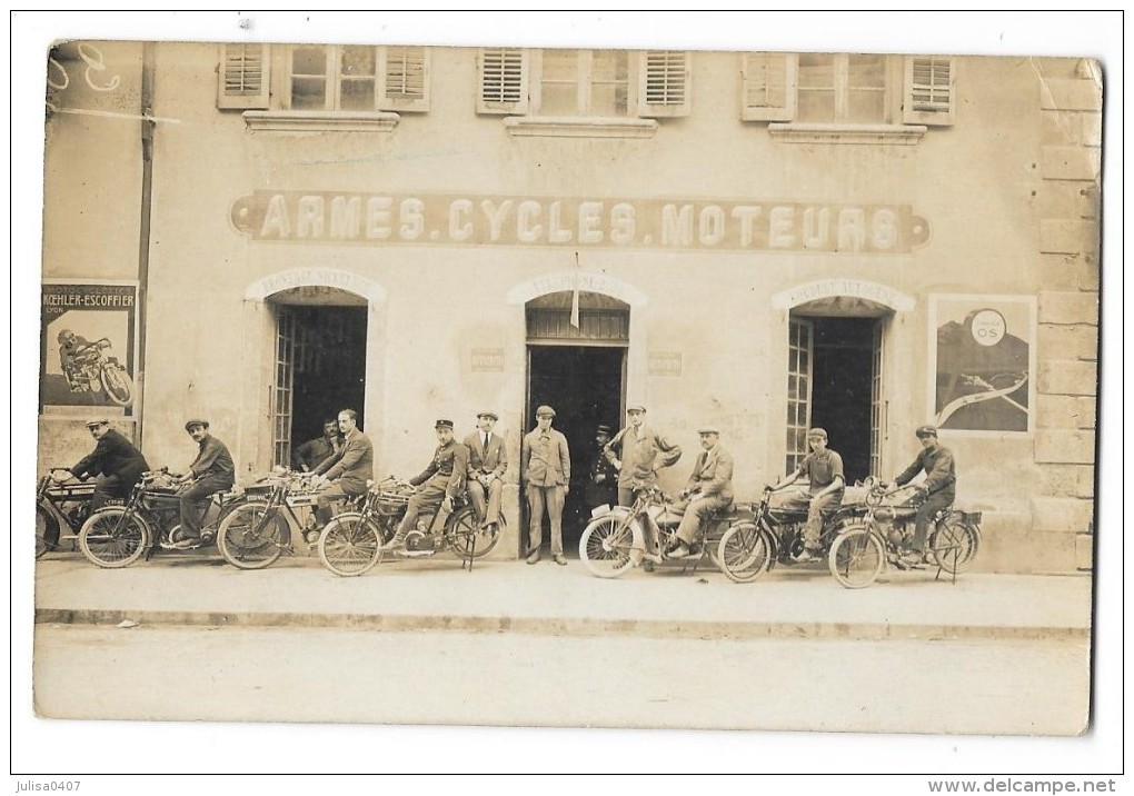 CHAMBERY (73) Rare Carte Photo Devanture Armes Cycles Moteurs Rue Veyrat Motocyclettes - Chambery