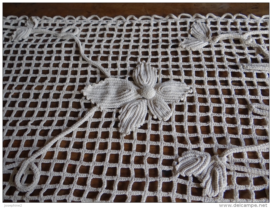 Grand Chemin De Table Blanc  Crochet D'art Fait Main 1940-1950 - Andere & Zonder Classificatie