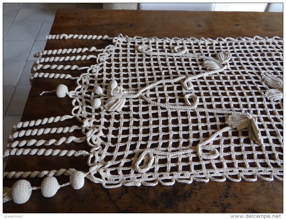 Grand Chemin De Table Blanc  Crochet D'art Fait Main 1940-1950 - Otros & Sin Clasificación