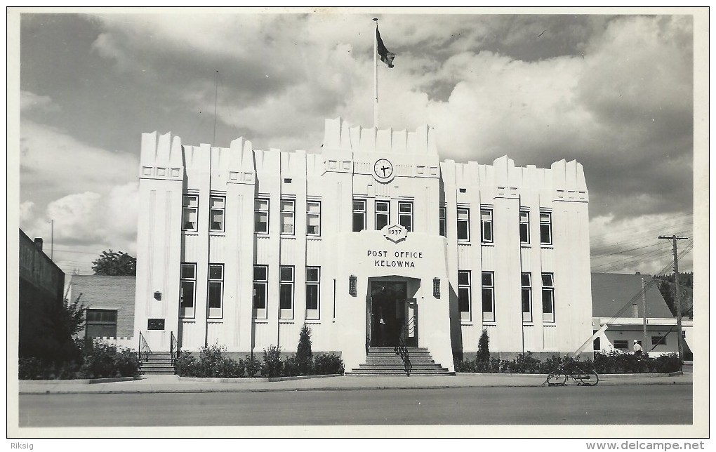 Kelowna - Post Office. Canada.  S-2624 - Kelowna