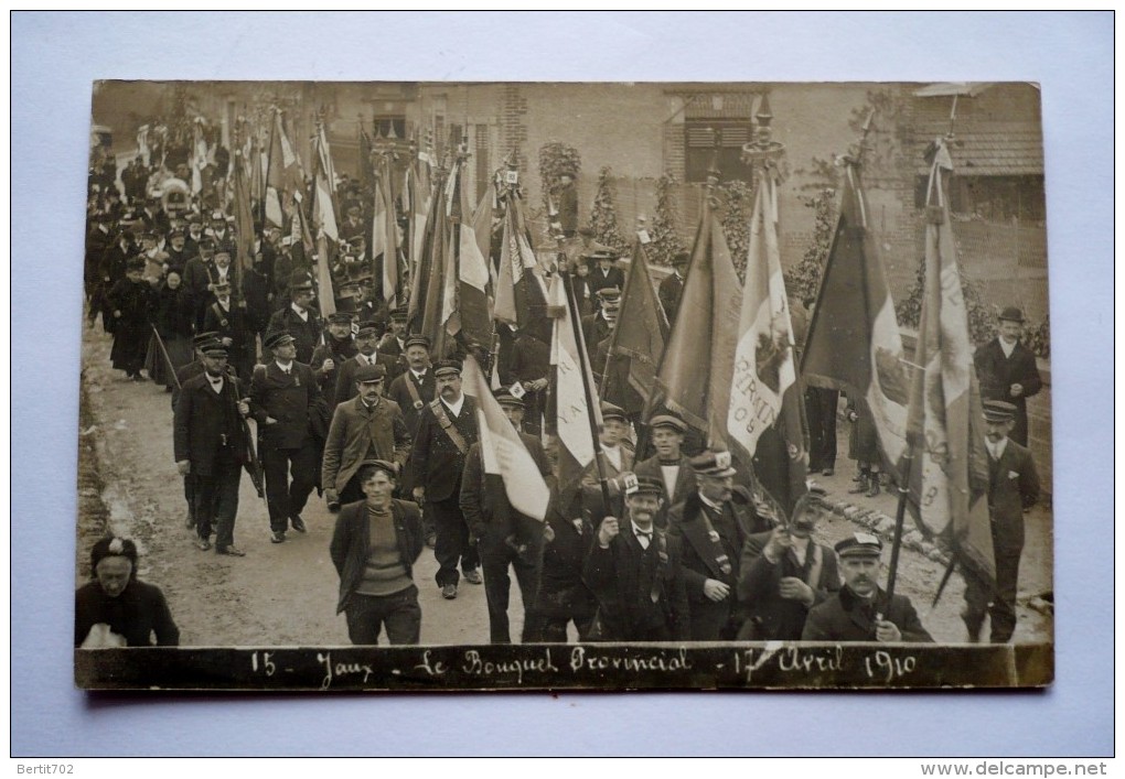 CARTE-PHOTO  No15 - BOUQUET PROVINCIAL DE JAUX( 60) Le 17 AVRIL 1910-défilé- Archers- Porte-drapeaux - Archery