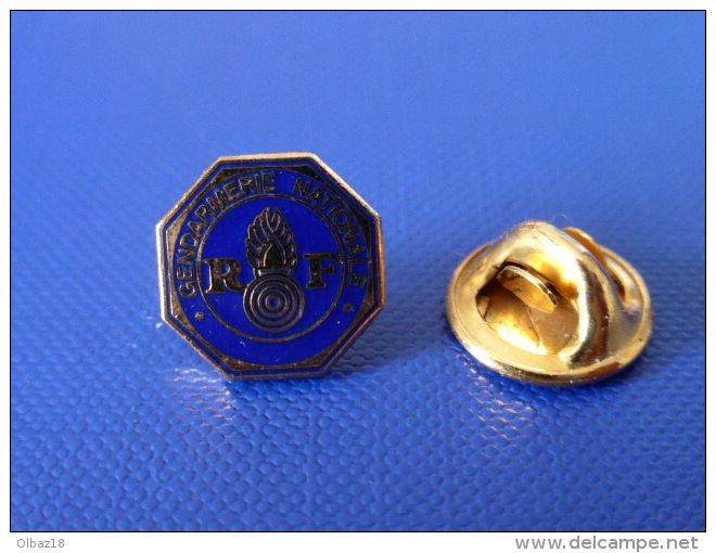 Pin´s Gendarmerie Nationale - République Française - Logo Doré (KA35a) - Army