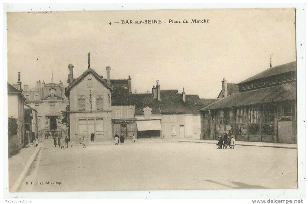 Bar-sur-Seine  (10.Aube)  Place Du Marché - Bar-sur-Seine