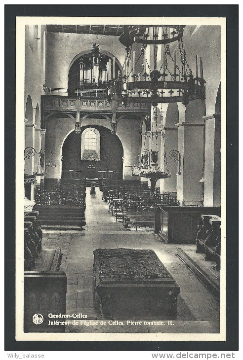 CPA - GENDRON CELLES - Intérieur De L'Eglise De CELLES - Pierre Tombale - Nels  // - Celles