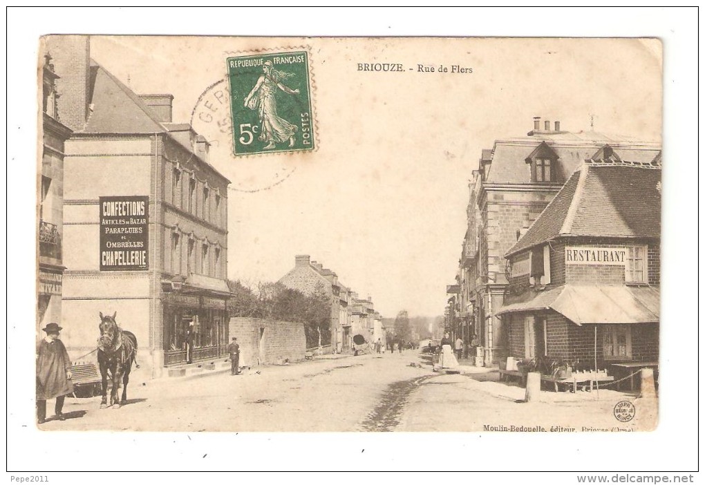 CPA 61 BRIOUZE Rue De Flers : Maisons Restaurant  Publicités Cheval - Briouze