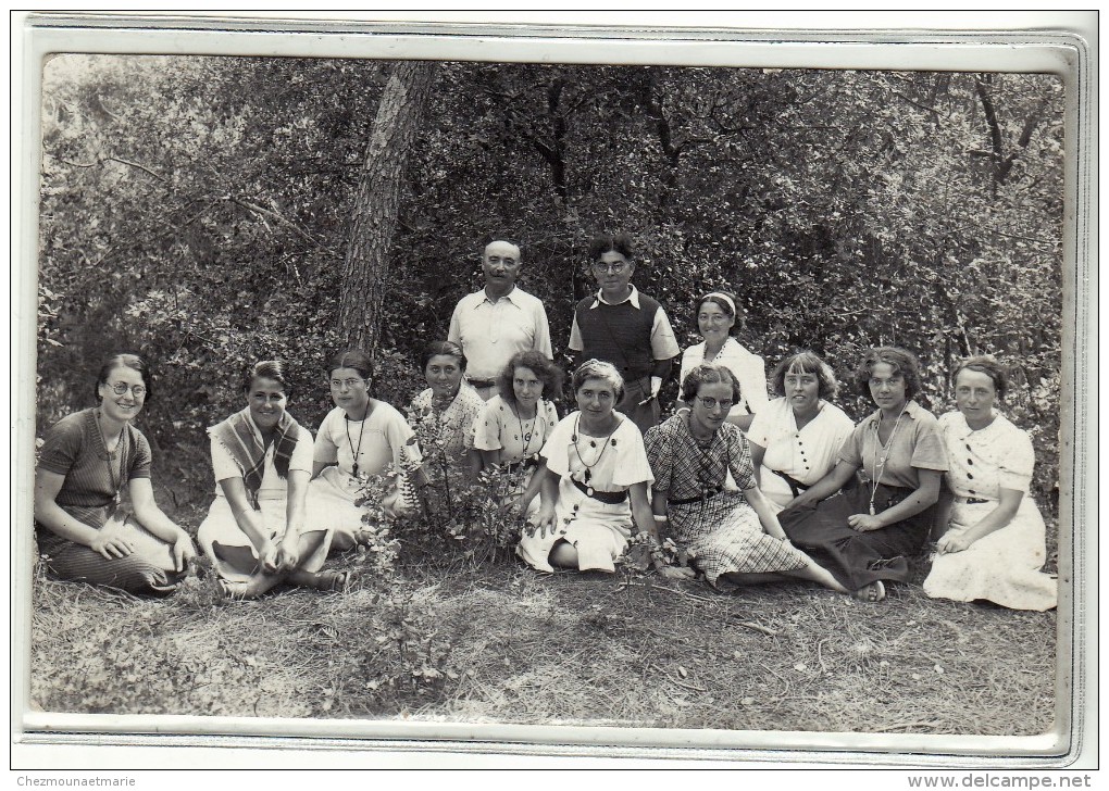 VENDEE - LES SABLES D OLONNE - UN GROUPE DE PERSONNES DANS LA NATURE - CARTE PHOTO - Sables D'Olonne