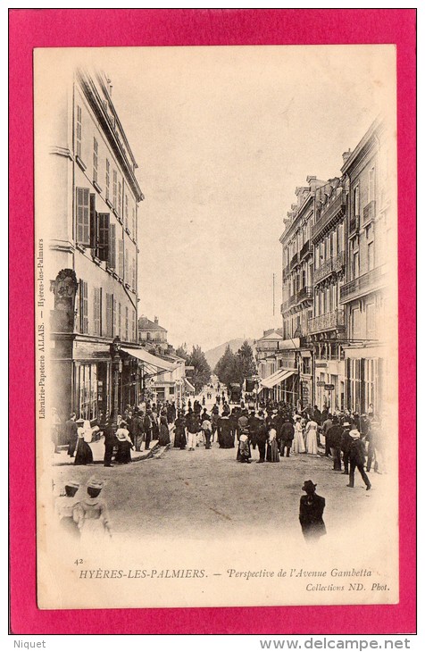 83 VAR HYERES-les-PALMIERS, Perspective De L'Avenue Gambetta, Animée, Précurseur, (N. D. Phot) - Hyeres