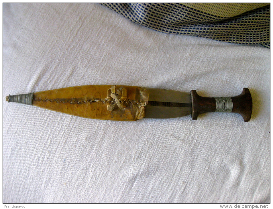 Ethiopie: Poignard Afar Avec Fourreau De Cuir - Knives/Swords