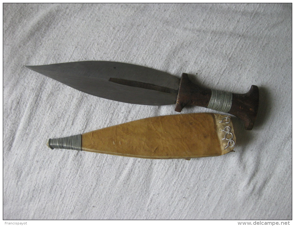 Ethiopie: Poignard Afar Avec Fourreau De Cuir - Knives/Swords