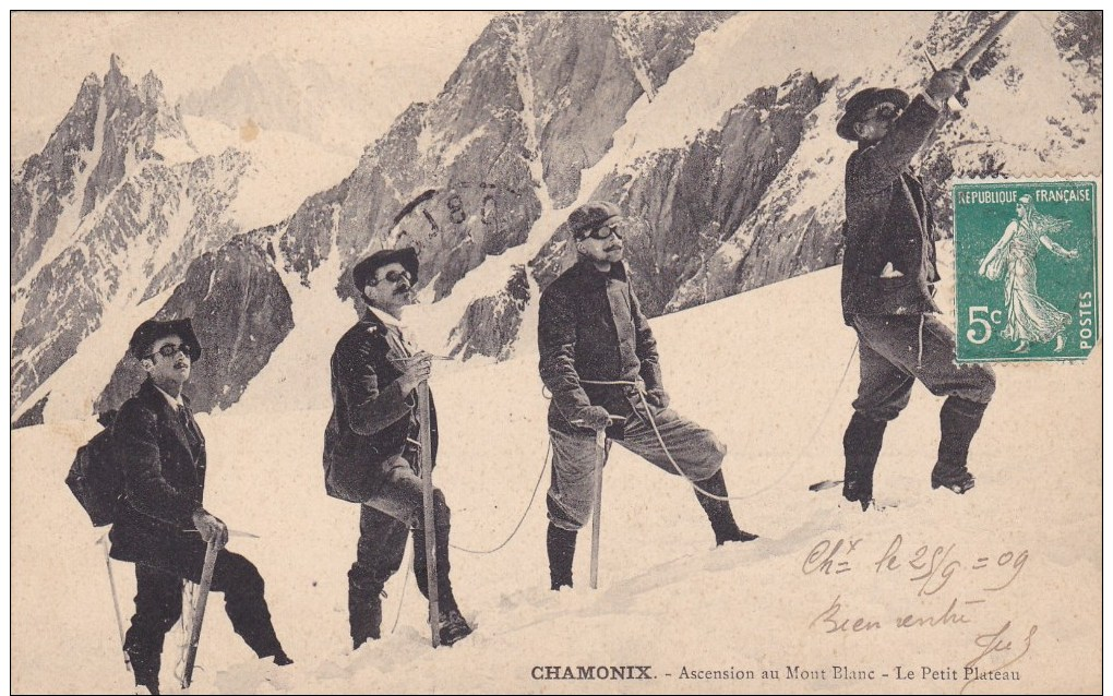 CPA - CHAMONIX : Ascension Au Mont-Blanc - Le Petit Plateau - Chamonix-Mont-Blanc