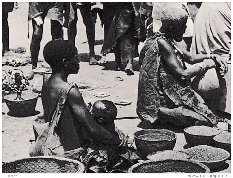 UGANDA / KABALE : NATIVE MARKET / MARCHÉ - CARTE VRAIE PHOTO / REAL PHOTO - KAMPALA ~ 1930 - ´50 (t-917) - Ouganda