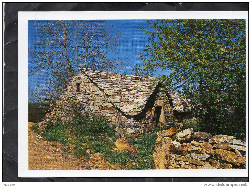 Vieille Maison En Pierres Et Lauzes - Auvergne