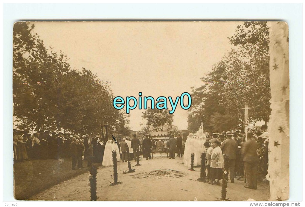 CARTE PHOTO à LOCALISER  - Fête Dieu - Religion - Procession Religieuse - Photos