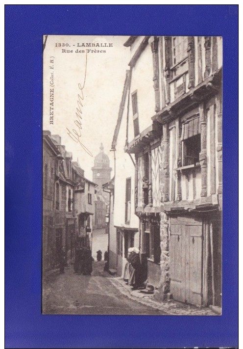 LAMBALLE  Rue Des Freres Animé  1904  (TRES LEGERES PETITES TACHES  Dans Le Ciel SINON Très Très Bon état ) G549) - Lamballe