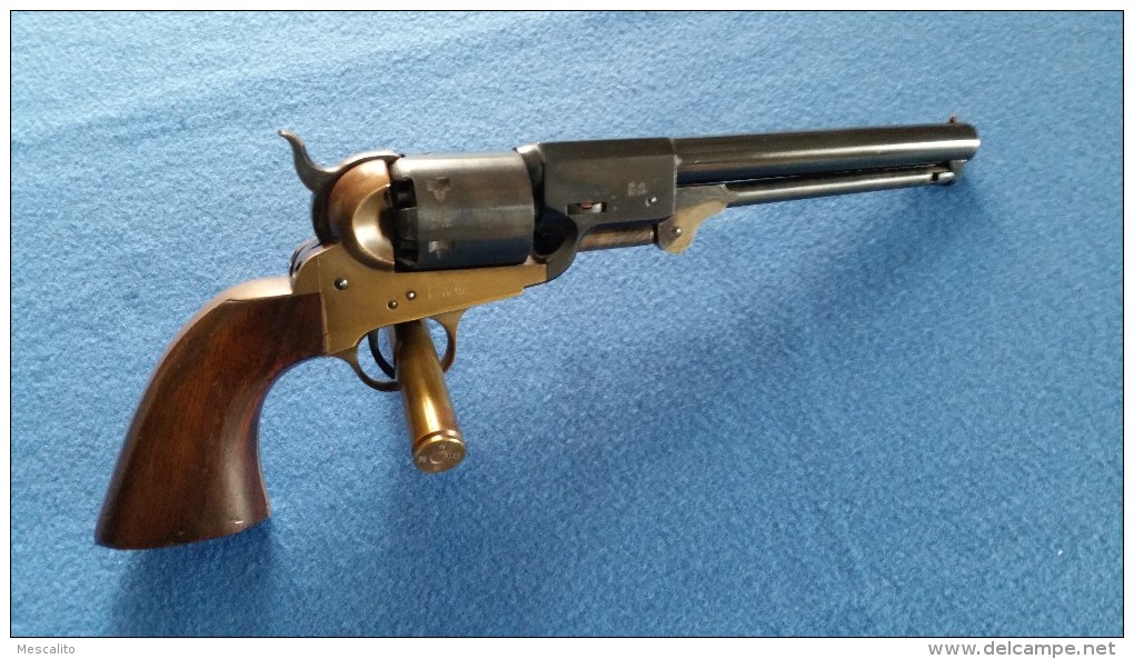 REPLIQUE ITALIENNE DU REVOLVER COLT MODELE 1851 CAL 36 POUDRE NOIR - Armes Neutralisées