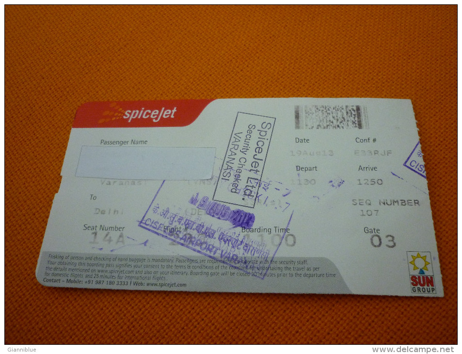 India SpiceJet Airlines Passenger Transportation Ticket (from Varanasi To Delhi) - Mondo