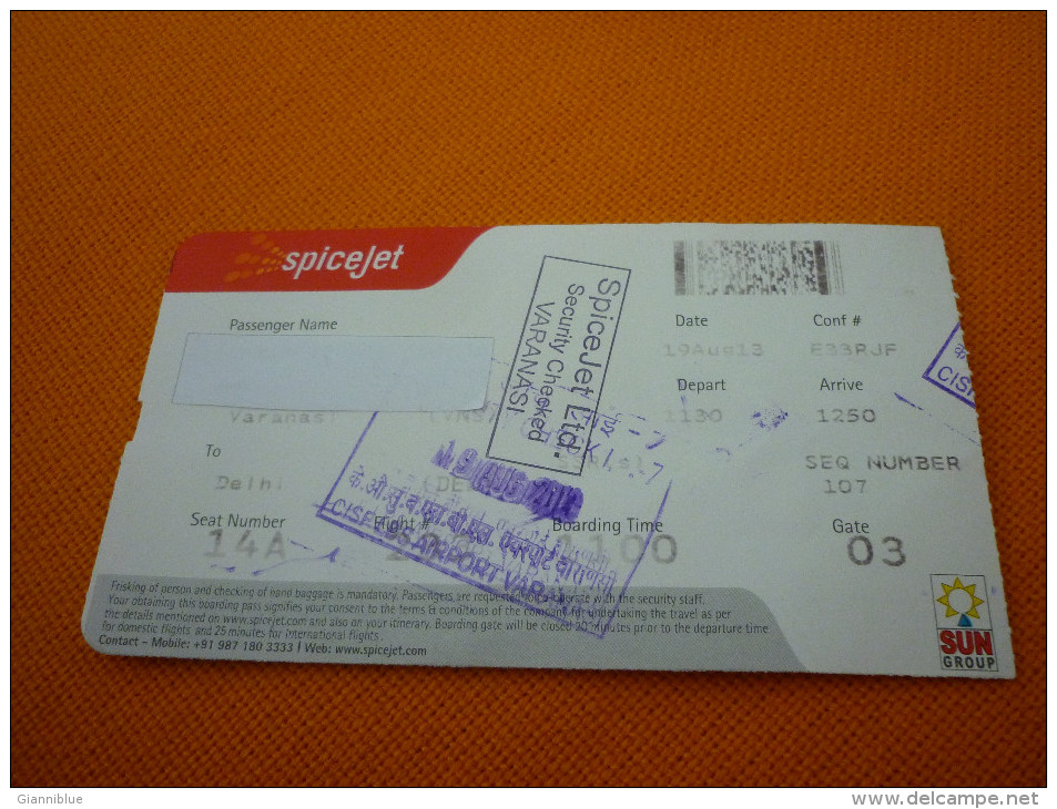 India SpiceJet Airlines Passenger Transportation Ticket (from Varanasi To Delhi) - Monde