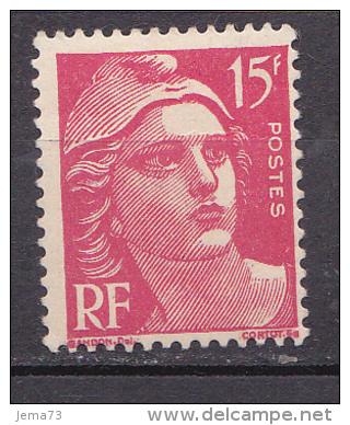 N° 813 Type Marianne De Gandon 15f Rouge : UnTimbre Neuf Avec Très Légère Trace De  Charnière - Unused Stamps