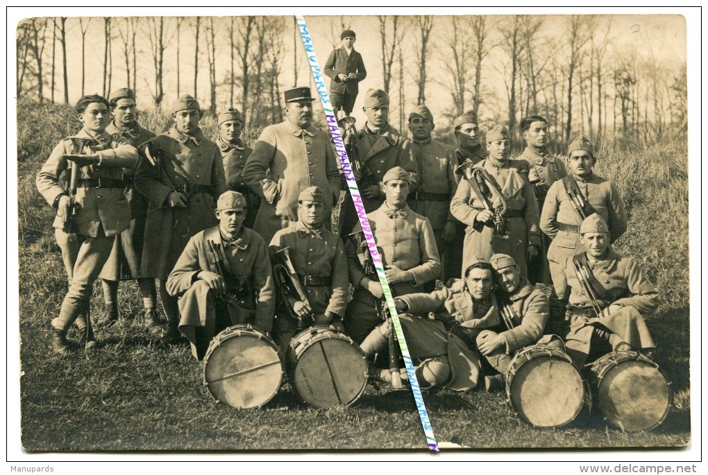 CARTE PHOTO / 83e RI / TAMBOURS ET CLAIRONS / 1919 - 1928 / 83e REGIMENT D' INFANTERIE - Guerre, Militaire