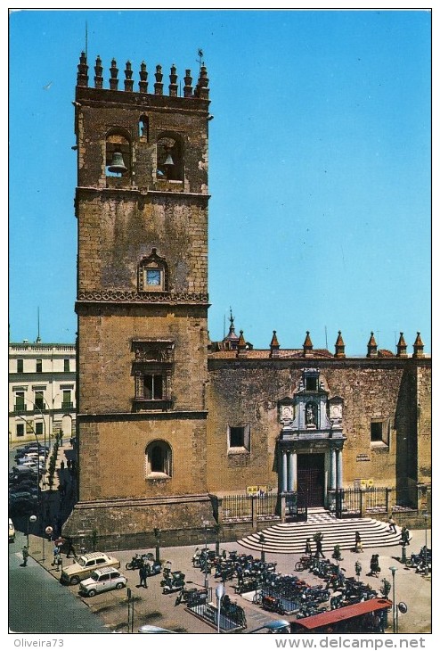BADAJOZ, Plaza De España Y Catedral,  2 Scans - Badajoz
