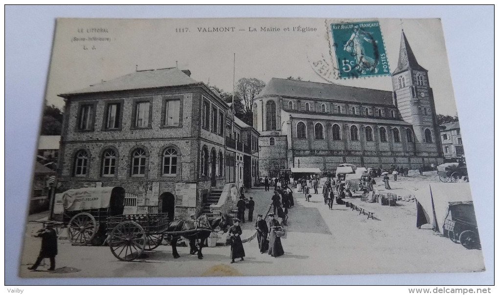 Valmont - La Mairie Et L'église - Valmont