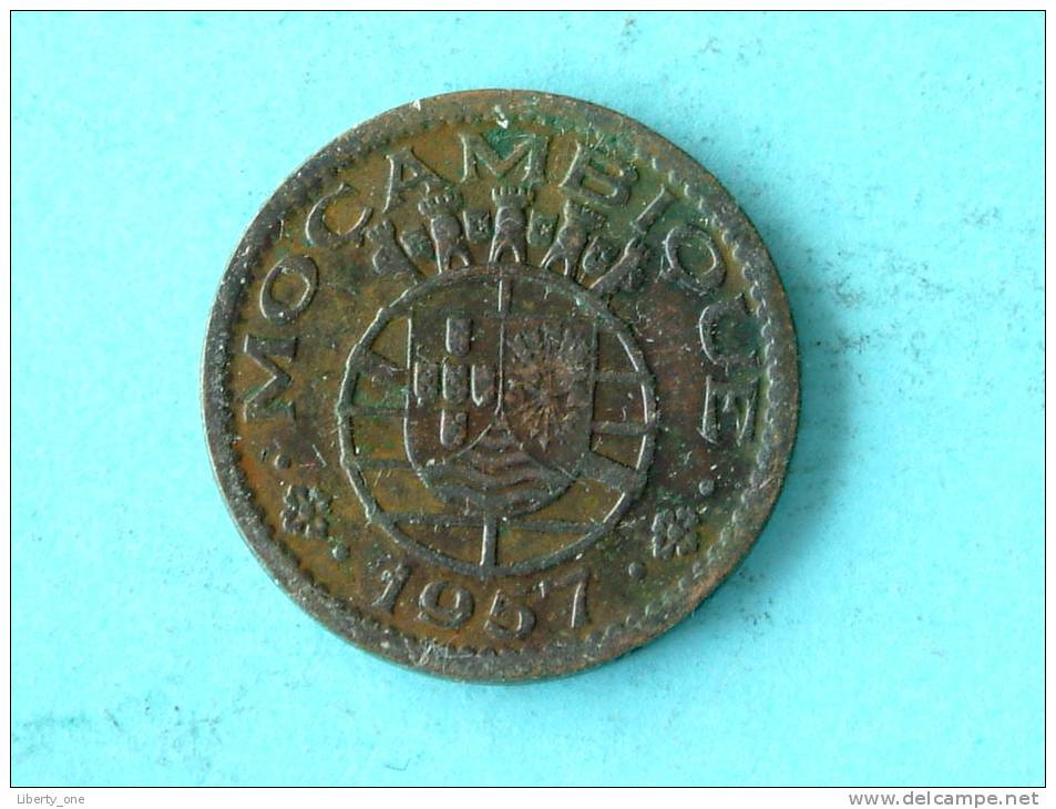 1957 - 50 CENTAVOS / KM 81 ( Uncleaned - For Grade, Please See Photo ) !! - Mozambico