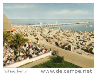 Grömitz - Strandhallen Terrasse Mit Strand Und Seebrücke - Groemitz