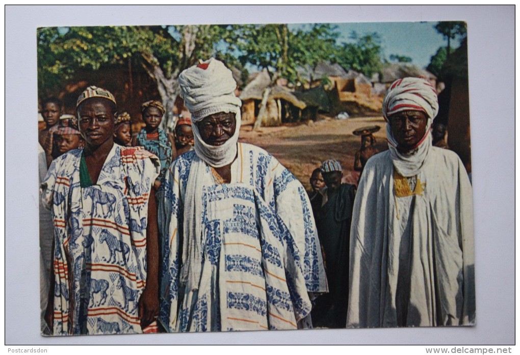 Nigeria, Nupes - Vintage Old Postcard - Traditional Costume - Nigeria