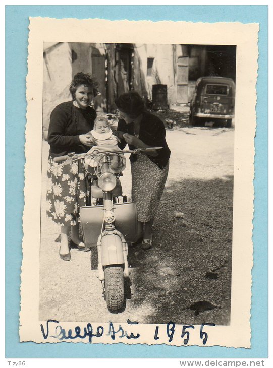 Fotografia 1955 - Moto Lambretta Con Due Donne E Bambino - Altri & Non Classificati