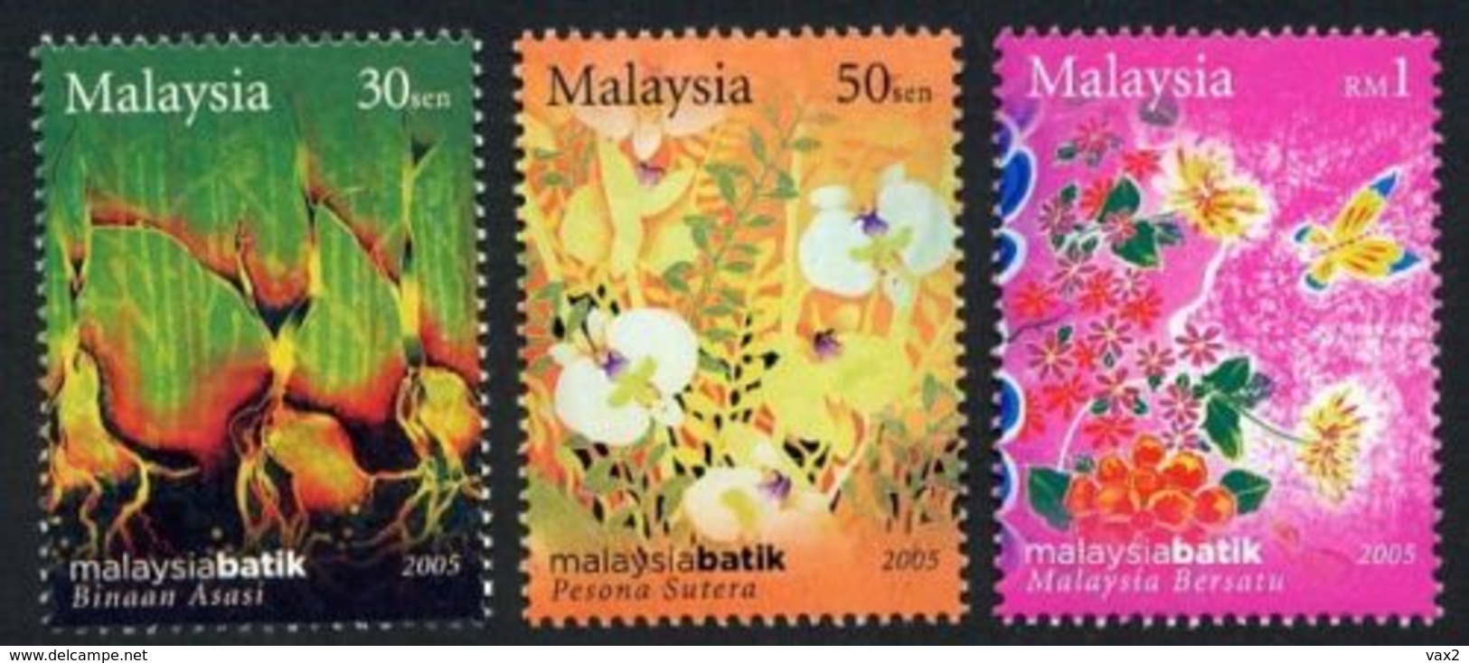 Malaysia 2005 S#1063-1065 Fashion - Batik MNH Culture Flower Butterfly Stamp Week - Malesia (1964-...)