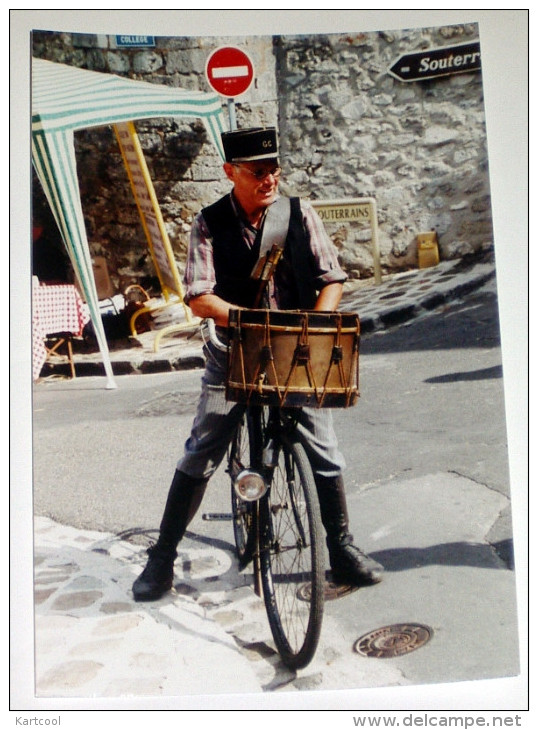 Provins Photo Véritable (non CP ) Seine Et Marne 77 - Fête De La Moisson ? Défilé Costumes Vélo - Provins