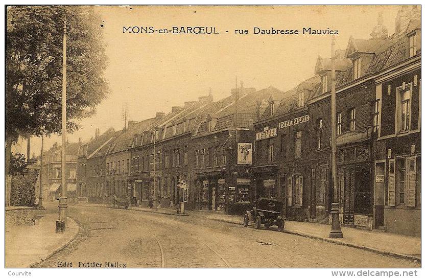 Mons En Baroeul - Rue Daubresse Mauviez - Vieille Voiture - Autres & Non Classés