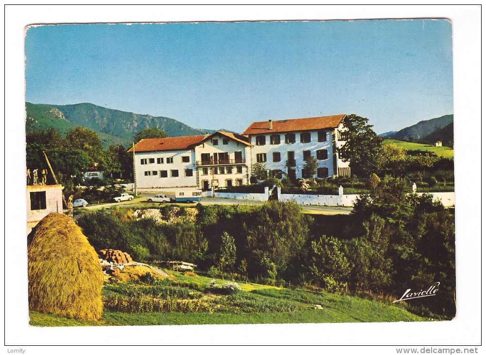 64 Biriatou Hotel Bonnet Lecuona , Voyagée En 1968 Voiture Automobile Citroen 2cv Caravane - Biriatou