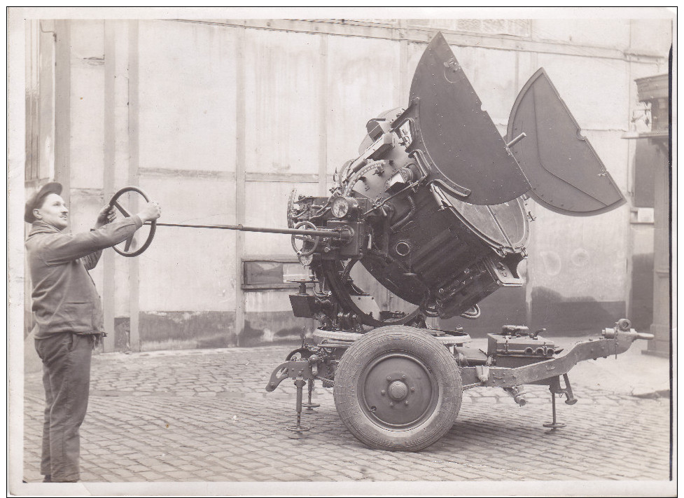 Militaria- Photo Projecteur Anti Aérien BREGUET. (entre 2 Guerres). Tb état. - Optique