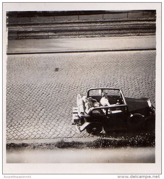 Photo Originale Voiture - Joli Cabriolet Découvrable Avec Son Conducteur Prit De Haut En Vue Plongeante - Tacot 1937 - Automobili