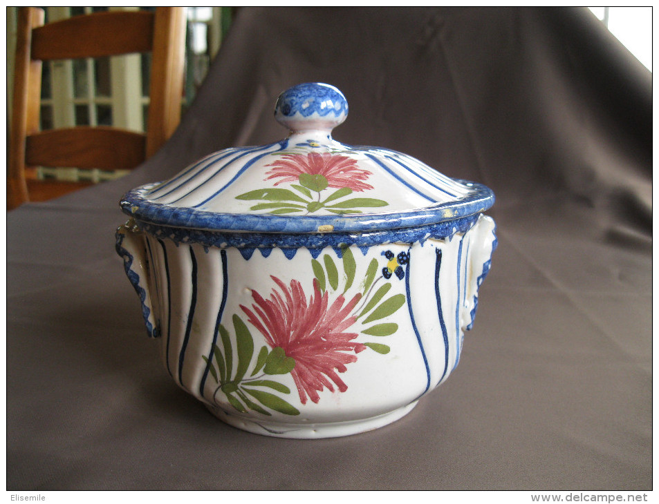 ANCIENNE TERRINE (PETIT LEGUMIER - BOL A BOUILLON) EN FAIENCE DE CHAROLLES 19ème - Charolles (FRA)