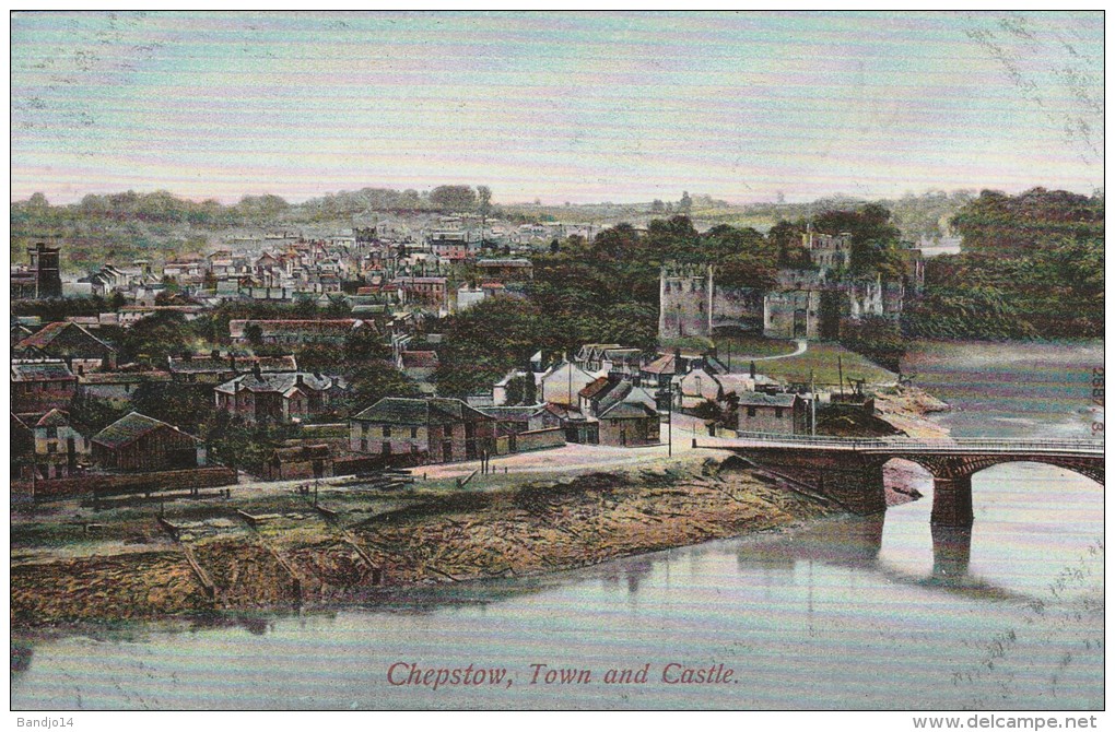 Chepstow  -  Town And Castle - Scan Recto-verso - Monmouthshire