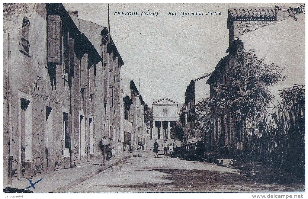 TRESCOL - Rue Maréchal Joffre Et Au Fond Le Temple Protestant - Other & Unclassified